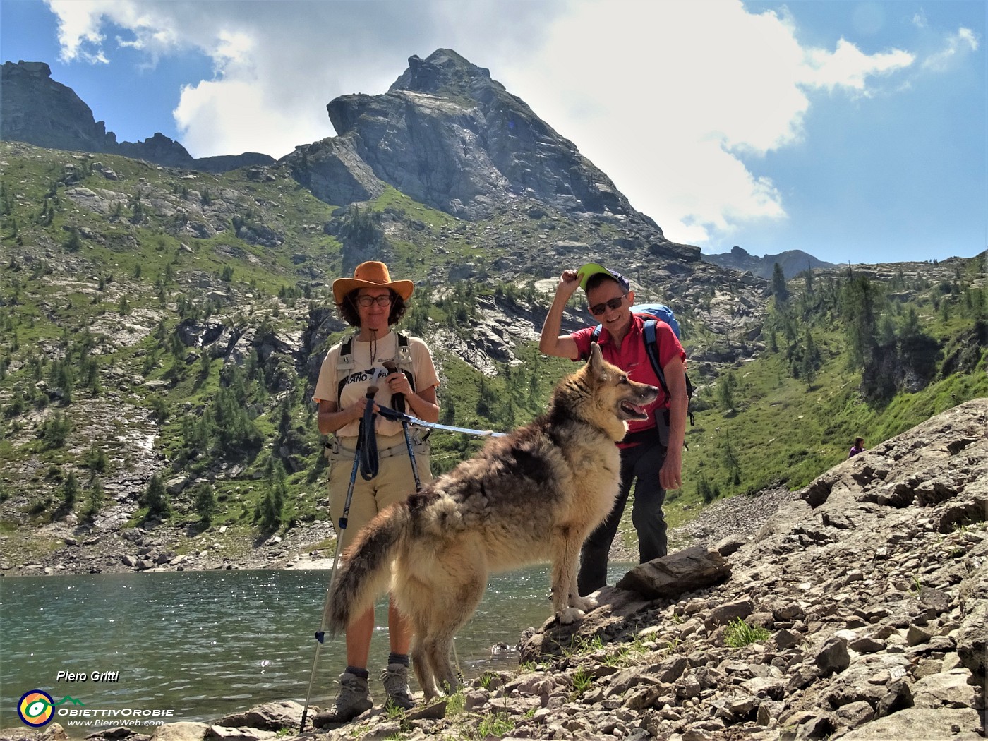 54 Dopo il pranzetto e il relax completiamo il periplo del lago di Pescegallo.JPG